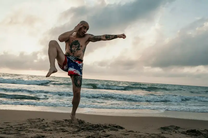 Entrenamiento de artes marciales al aire libre