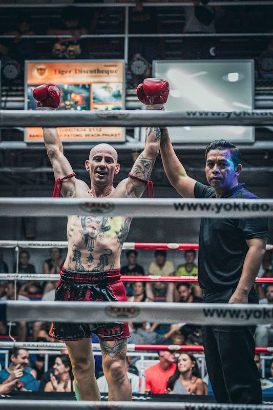 Entrenamiento técnico de MMA y striking en Tailandia